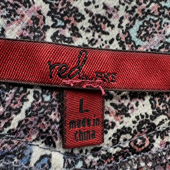 Red by BKE Floral Flutter Sleeve Purple Blue Blouse Size Large - Picture 10 of 12